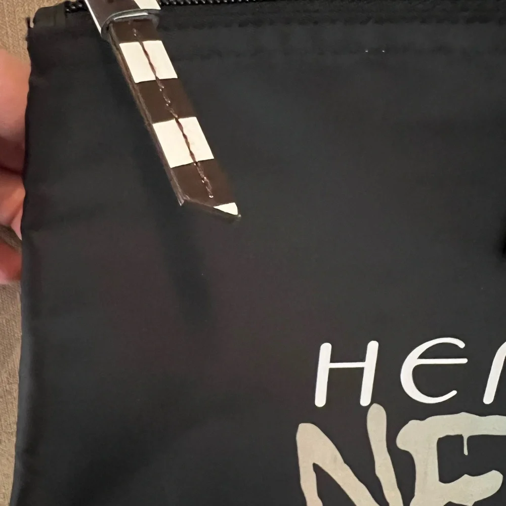 HENRI BENDEL NWOT BLACK NYLON LARGE ZIPPERED TOTE BAG - Picture 7 of 11